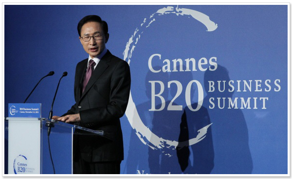 President Lee calls for expanded corporate social responsibility 