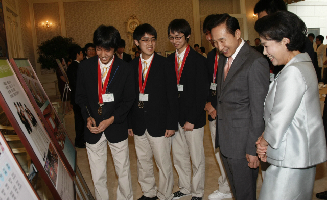 �������пø��ǾƵ� ������ �ݷ�����