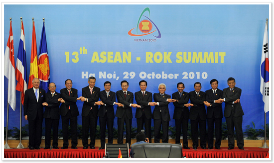 13 -ASEAN ȸ 