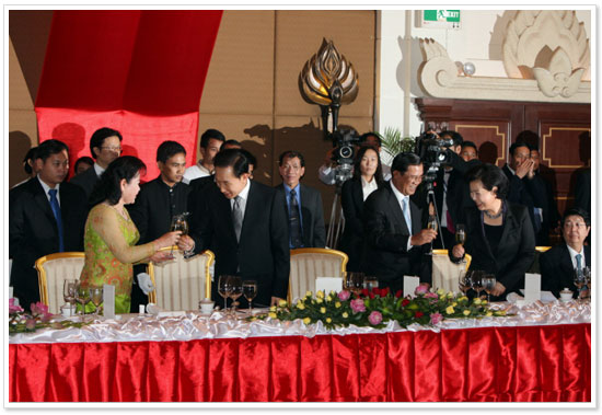 � �����, �Ƽ� �Ѹ����� ���� �ѡ�į ������ ���� ����