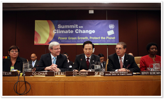 �̸��� ������� 22�� �������ð��� ���� �������ο��� �ɺ� ���� ȣ���Ѹ��� �Բ� ���ĺ�ȭ ����ȸ�� ��Źȸ�Ǹ� ���� �����ϰ� �ִ�.